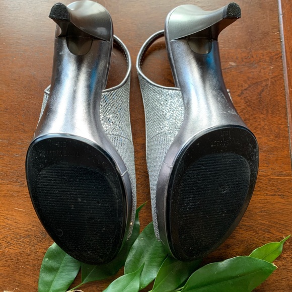 Nine West Silver Sparkle Heels size 6 - Picture 4 of 7